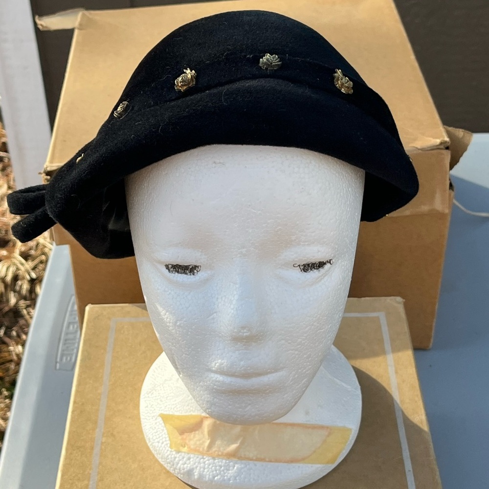 Kutz Velour MCM vintage Black Hat with Gold rose Accents cloche beret